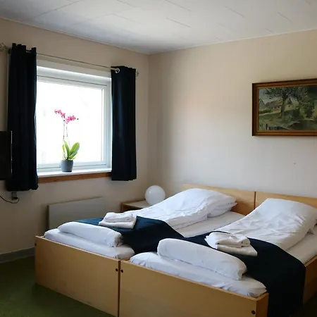 Bed & Breakfast - Annex *